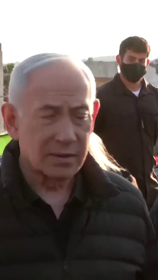 نتنياهو بموقع الاستهداف الإيراني في بيت شيمش 