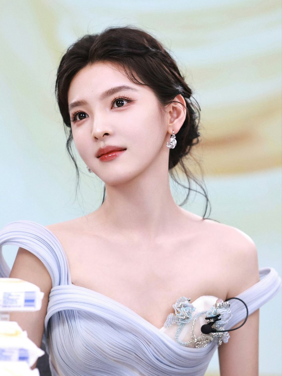 📸 260302 Zhang Ruonan Studio Update #ZhangRuonan #章若楠