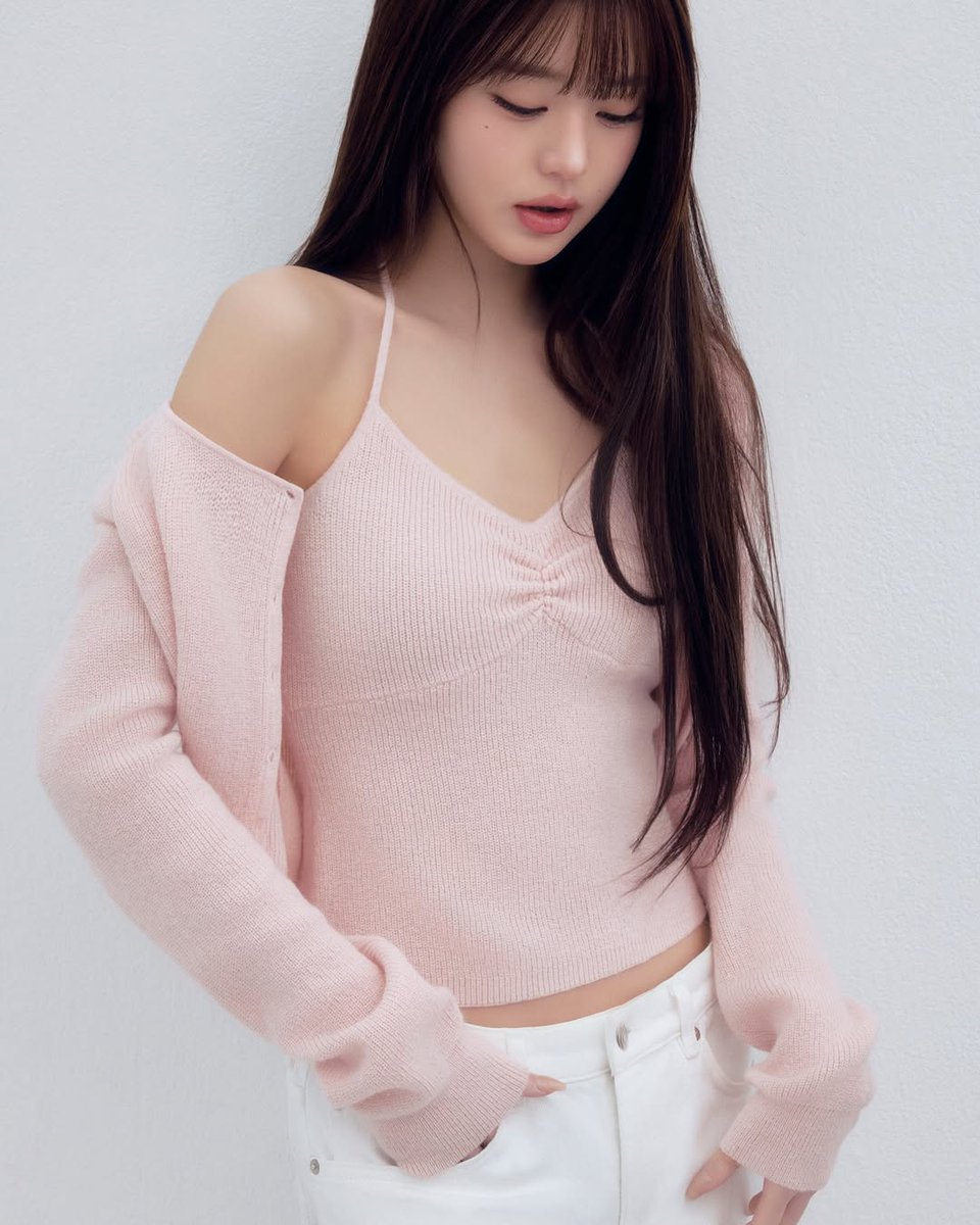 WonyoungBrasil's tweet photo. 📸 | 01.03.26 ▪︎ Mais fotos da Coleção da Jang Wonyoung com a RolaRola

#IVE #아이브 #JANGWONYOUNG #장원영 @IVEstarship https://t.co/RMYGGFuK8y