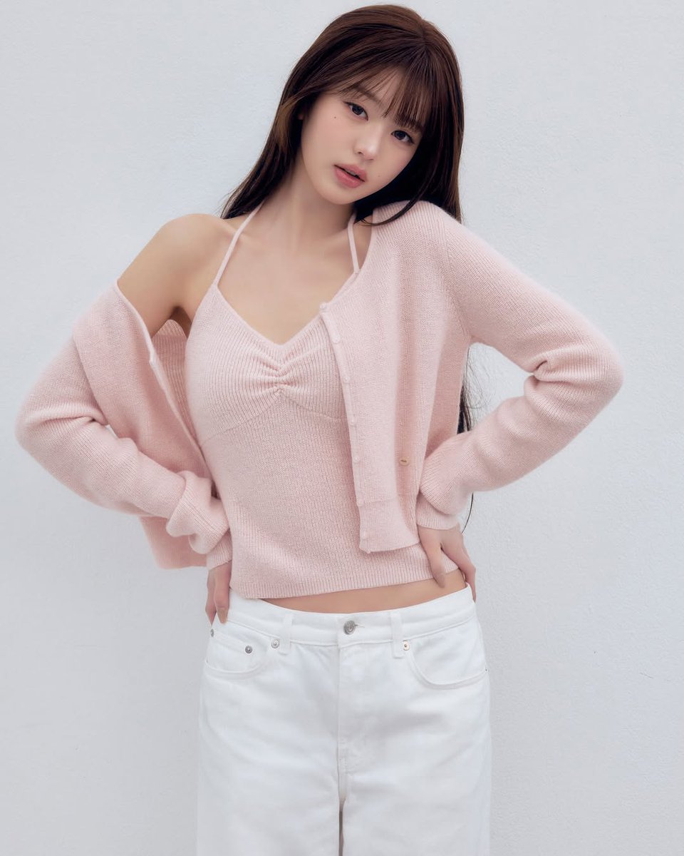 WonyoungBrasil's tweet photo. 📸 | 01.03.26 ▪︎ Mais fotos da Coleção da Jang Wonyoung com a RolaRola

#IVE #아이브 #JANGWONYOUNG #장원영 @IVEstarship https://t.co/RMYGGFuK8y