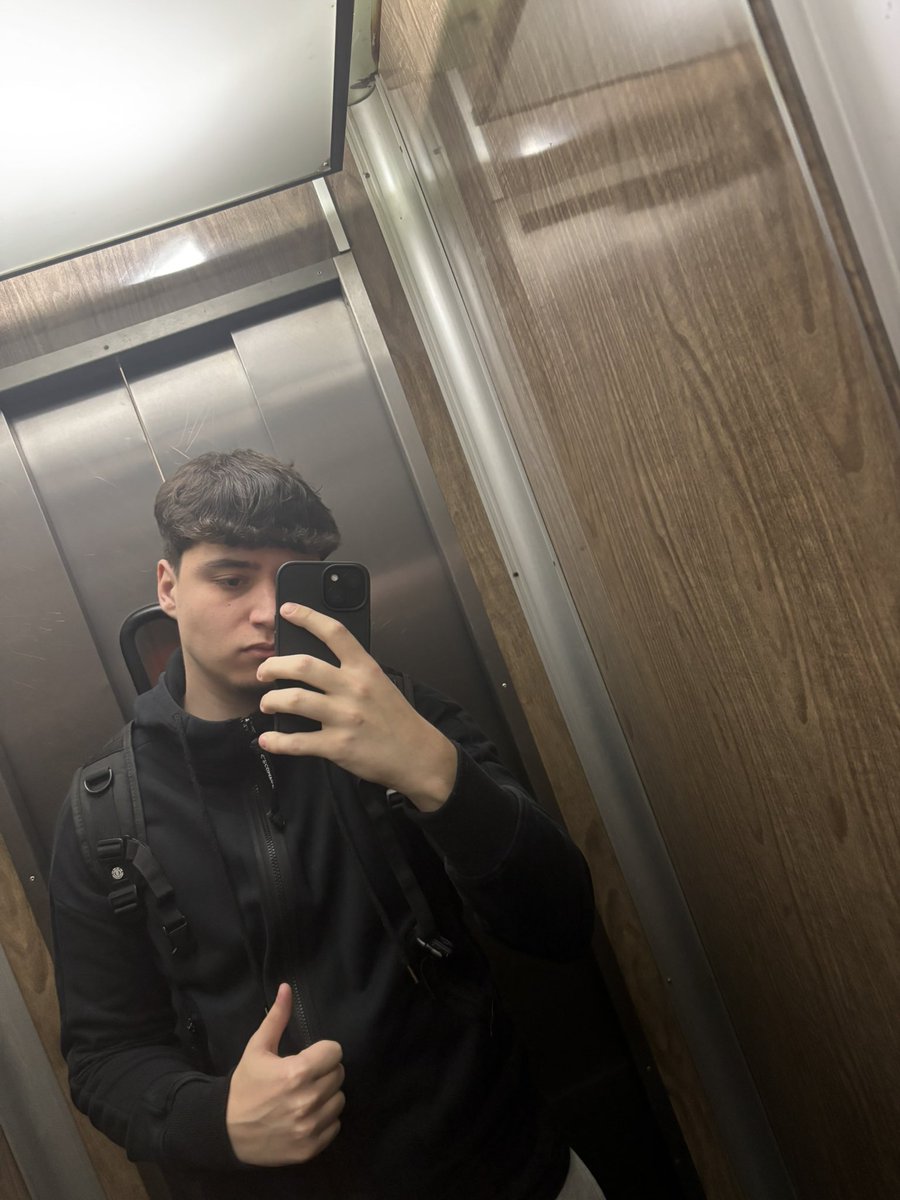 AlphaUri 💰💸 tweet media