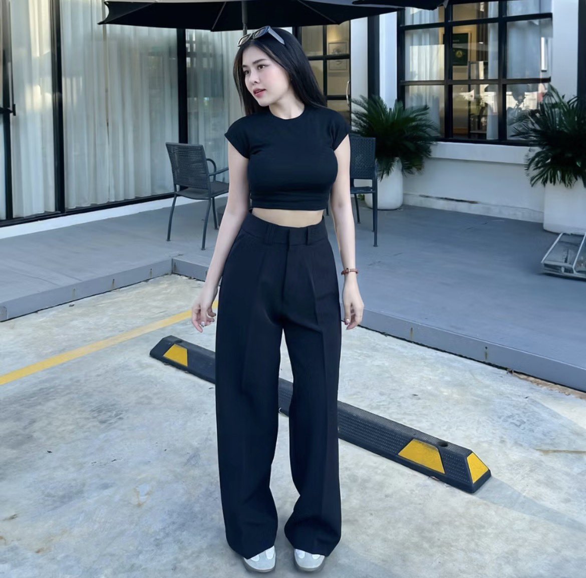 #ส่งต่อ กางเกงขายาวกระบอกใหญ่สีดำ
ไซส์ s  เอว25-26 สะโพก36 ต้นขา 22 เป้า 14 ยาว41  (มือ1 แค่ลอง) 120รวมส่งดูรูปพต.dm

#ส่งต่อเสื้อผ้ามือสอง #ส่งต่อกางเกง #ส่งต่อเสื้อผ้าราคาถูก