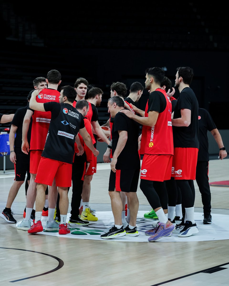 TBF's tweet image. FIBA 2027 Basketbol Dünya Kupası Elemeleri C Grubu’ndaki dördüncü maçında Turkcell Basketbol Gelişim Merkezi’nde Sırbistan‘ı ağırlayacak A Erkek Milli Takımımız bugün gerçekleştirdiği antrenmanla hazırlıklarını tamamladı. 

#BizBirlikteyiz

#FIBAWC x #StepItUpTürkiye