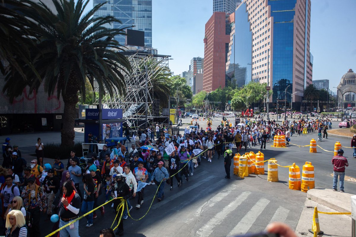 En la Ciudad de México 🇲🇽, el pasado 1 de marzo, cientos de fans de DRAGON BALL se reunieron para realizar la "Gran Marcha Saiyajin", una caminata pacífica para conmemorar el 2.º aniversario luctuoso de Akira Toriyama.

Se realizó una Genkidama masiva, entre otras actividades.