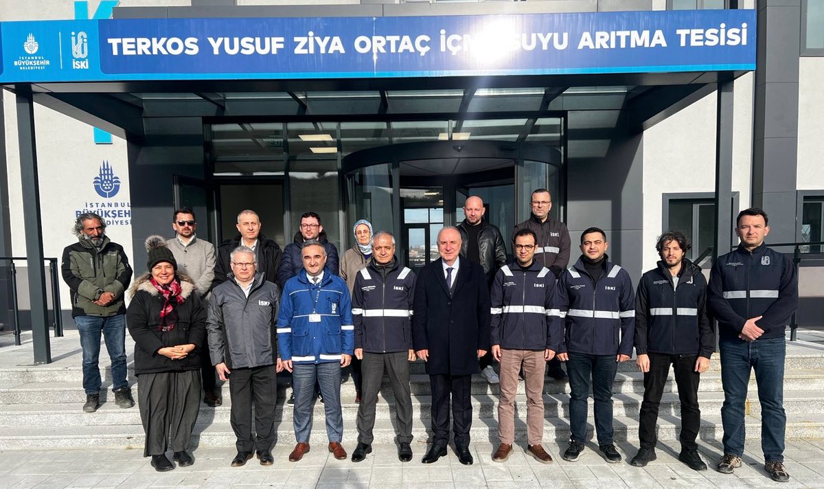 SafakBasa's tweet photo. Açılışa hazırladığımız Terkos Yusuf Ziya Ortaç İçme Suyu Arıtma Tesisimizi ziyaret ederek Su İnşaat Dairesi Başkanımız Mustafa Özdemir ve teknik ekibimizden tesisin son durumu hakkında bilgi aldım. Yeni tesisimiz İstanbul’a çok yakışacak! https://t.co/PfBT7vJmjz