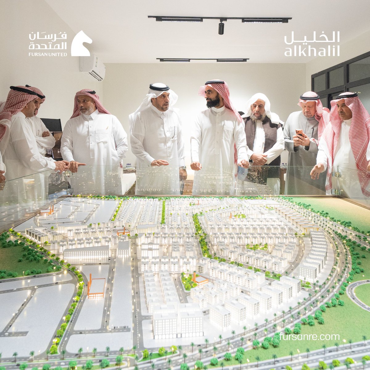 fursanre's tweet photo. تشرفنا بزيارة نخبة من رجال الأعمال والمستثمرين إلى مركز مبيعات #مخطط_الخليل للتعرف على تفاصيل المخطط ومزاياه الاستثنائية عن قرب.

 #فرسان_المتحدة https://t.co/C0DOaYOTuA
