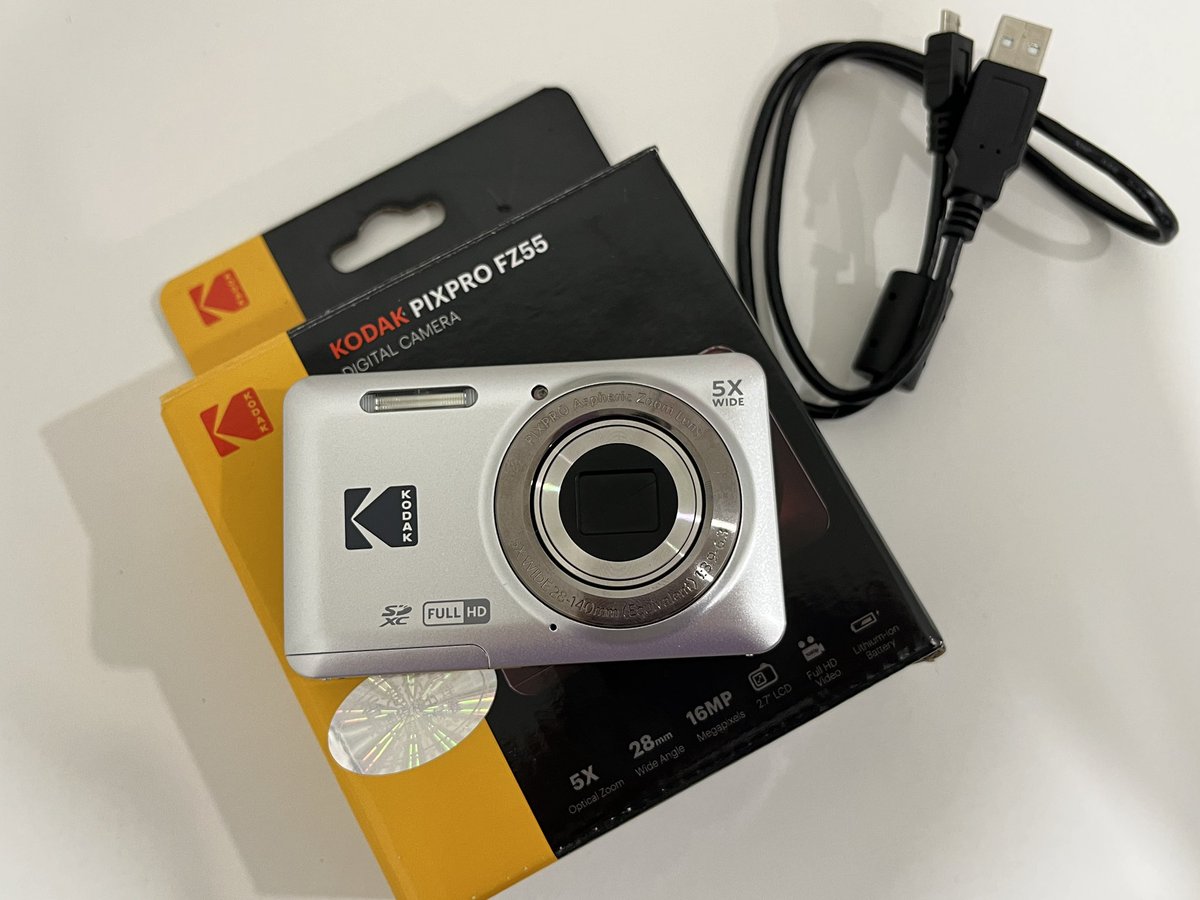 sshineml's tweet photo. ส่งต่อ 
กล้อง kodak pixpro fz55 silver 
ไม่มีตำหนิ

(มีสายชาร์จ ถุงใส่กล้องให้)

📸 3800 ส่งฟรี

#กล้องดิจิตอล #กล้องดิจิตอลมือสอง
#kodak #fz55 https://t.co/s2F6eSoMDR