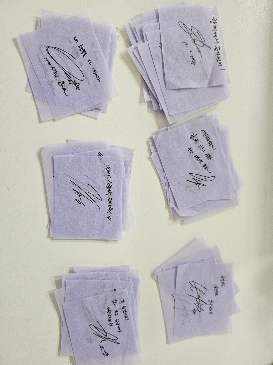 imnameiz_126's tweet photo. 🎈Event 컨페티 나눔 공지✨️
콘서트가 끝이 난지 시간이 좀 지났지만, 컨페티 나눔을 해볼까 해요! 원래는 안하려고 했지만 컨페티가 생각보다 많아 하게 되었습니다

❗️택배비 부담 가능하신 분들만 참여해주세요❗️

🔆참여방법: Rt 후 원하시는 멤버 디엠 주시면 수량 확인 후 보내드립니다! https://t.co/Qst4ef1KqO