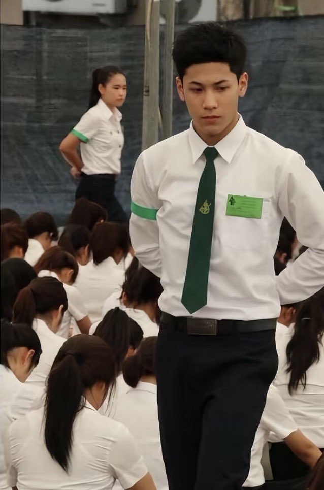 _rakmanow_'s tweet photo. ได้ยินมีคนบอกว่าคิงแมนมารยาทดีมาก จะไม่ให้มารยาทงามได้ไงง ก้พ่อมานเป็นพี่ว้ากเก่า
คนนึงประธานว๊าก อีกคนว๊ากสาขา
#พี่ว๊ากหล่อบอกต่อด้วย 
#คริสสิงโต https://t.co/u1ht1HUX7o