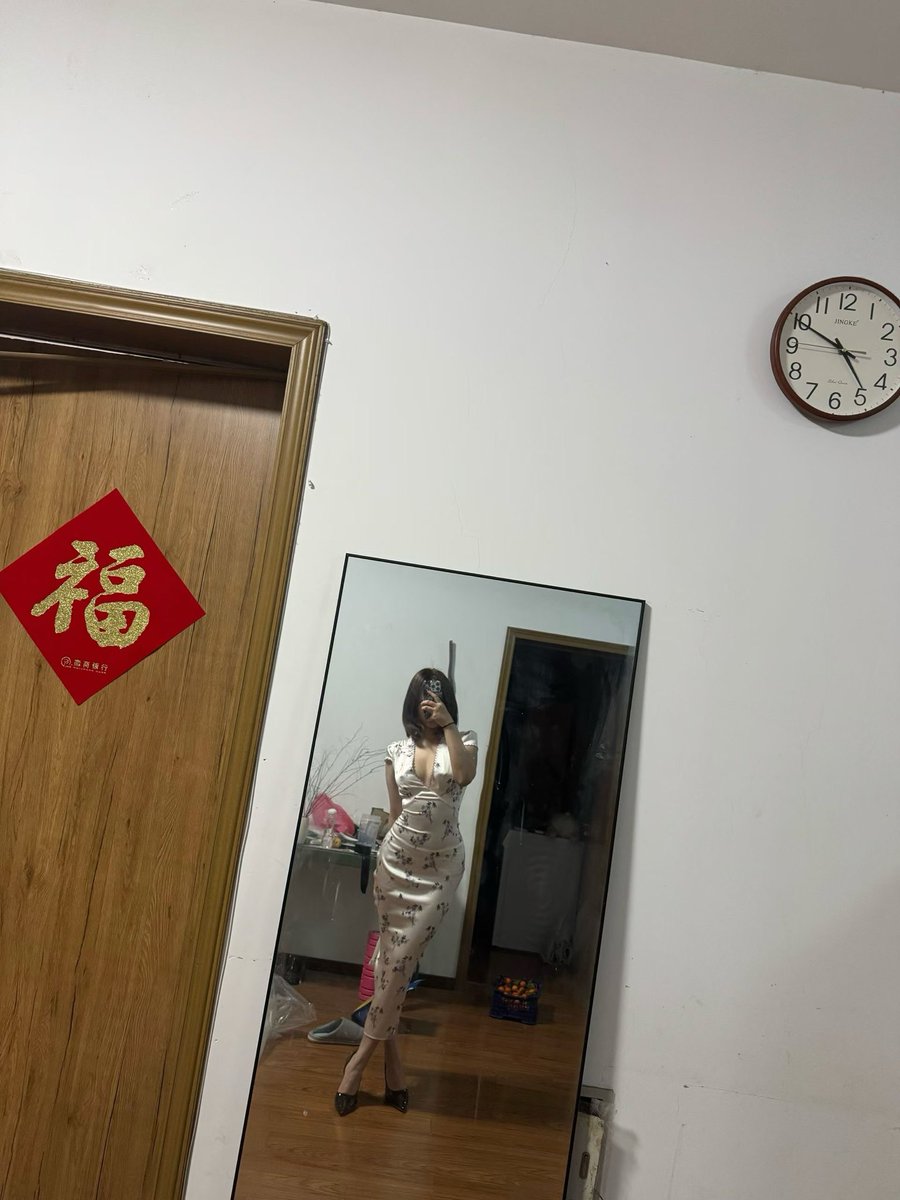 shenfeldz's tweet photo. 显腿长 https://t.co/FkzrqcobsB