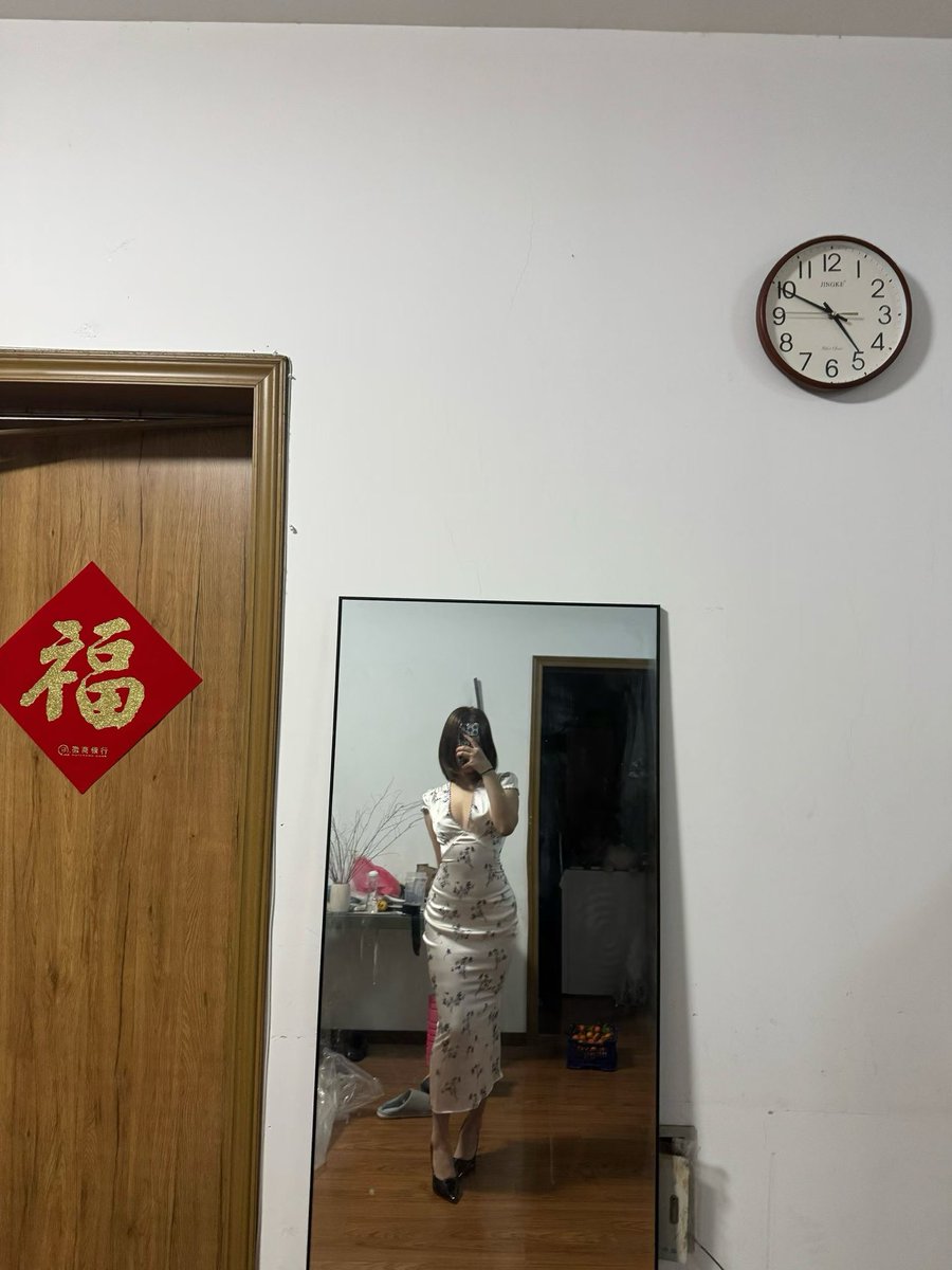 shenfeldz's tweet photo. 显腿长 https://t.co/FkzrqcobsB