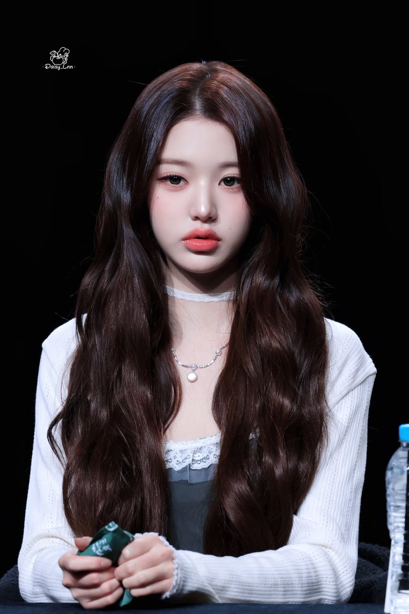 lVE_LOVEIVE's tweet photo. 26.03.02
#아이브 #IVE #장원영 #JANGWONYOUNG #원영 #WONYOUNG #ウォニョン #READYTO8 https://t.co/KD2b7RFqSM