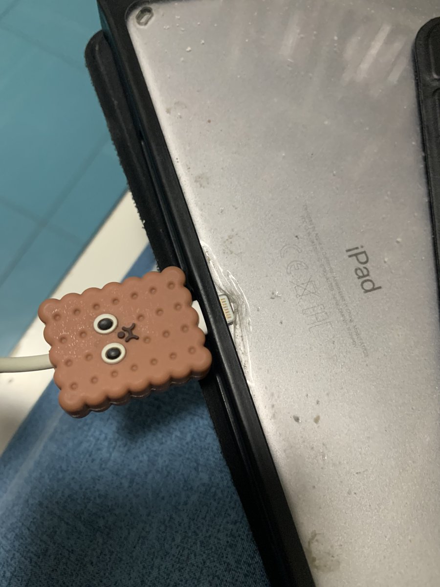 มันคงจะแบตเต็มให้หรอกน้อ ไอแพดน่ะ