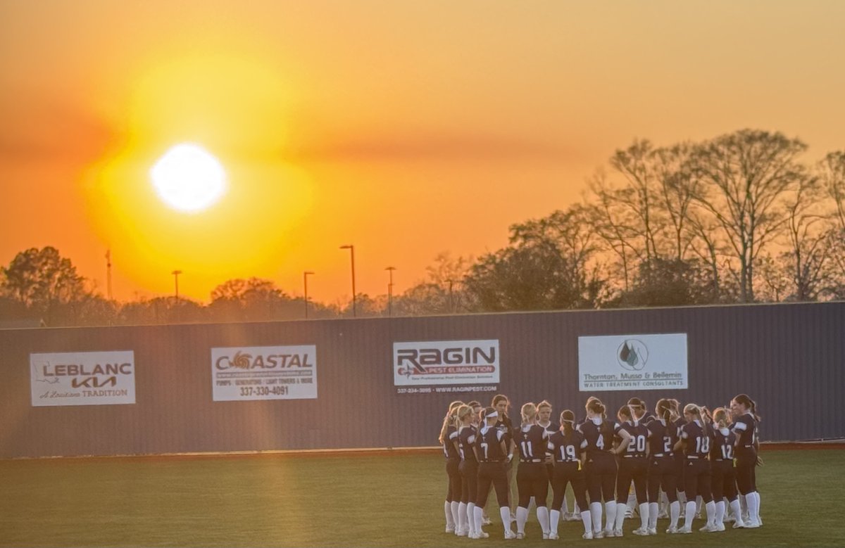 STM SOFTBALL tweet media