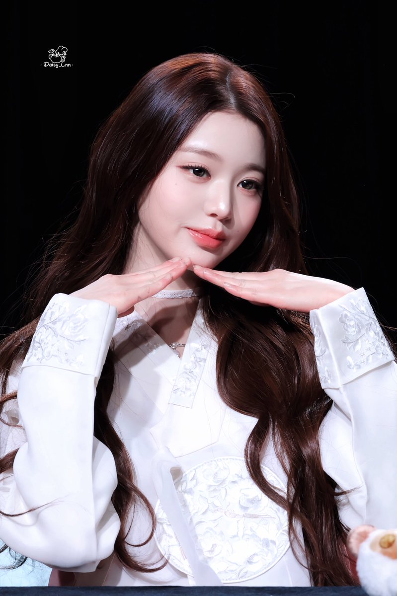 lVE_LOVEIVE's tweet photo. 26.03.02
#아이브 #IVE #장원영 #JANGWONYOUNG #원영 #WONYOUNG #ウォニョン #READYTO8 https://t.co/AWxi06stVU