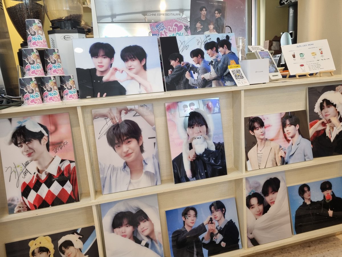 Lommi_u's tweet photo. #쉿_비밀사내연애
#비밀사이_1주년_계속해서비밀사이
#비밀사이
카페가 끝나고 개인일정으로도 바빠서 이제서야 후기를 쓰네요
시간이 정말 빨리 지나갔어요!
함께 고생해주신 스텝분들 너무 감사드립니다💖
혼자였다면 시작하지도 못했을 거고 끝맺음 또한 어려웠을 거예요 https://t.co/9ZSABJRscG