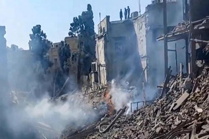YennyCarvjal's tweet photo. En una operación militar conjunta, Israel y EEUU atacaron a Irán, cuyo 1er saldo fue la muerte de más de 150 niñas en una escuela primaria.Todo ello tiene lugar en medio del mayor despliegue militar estadounidense en la historia de la región.#Cuba #LatirAvileño https://t.co/kQ2oIdl3lh