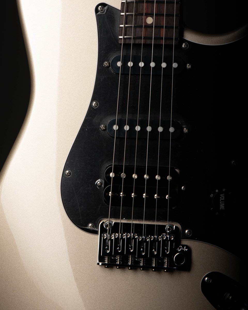 Suhr Custom tweet media