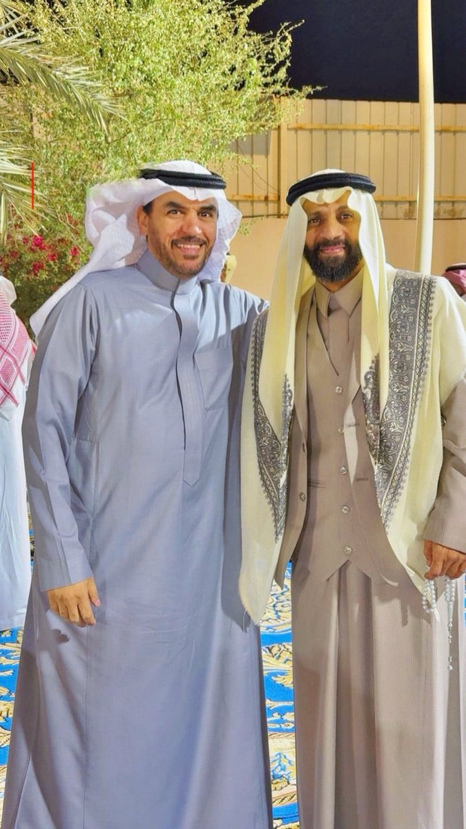Oab_111's tweet photo. 🎙️عبارة تكتب بماء الذهب:

"العمل الخيري أكسبني
محبة الناس وحبّ الأخرين"

الأستاذ / صالح اليوسف
@alyosifs 

"المدير التنفيذي لجمعية إنسان
سابقًا" 

أيقونة العمل الخيري في العديد
من الجمعيات والمناشط
والمبادرات، آدام المولى خيره
وفضله وبركة الوقت والعمر🤍🌿. https://t.co/oSZVDWf0b3