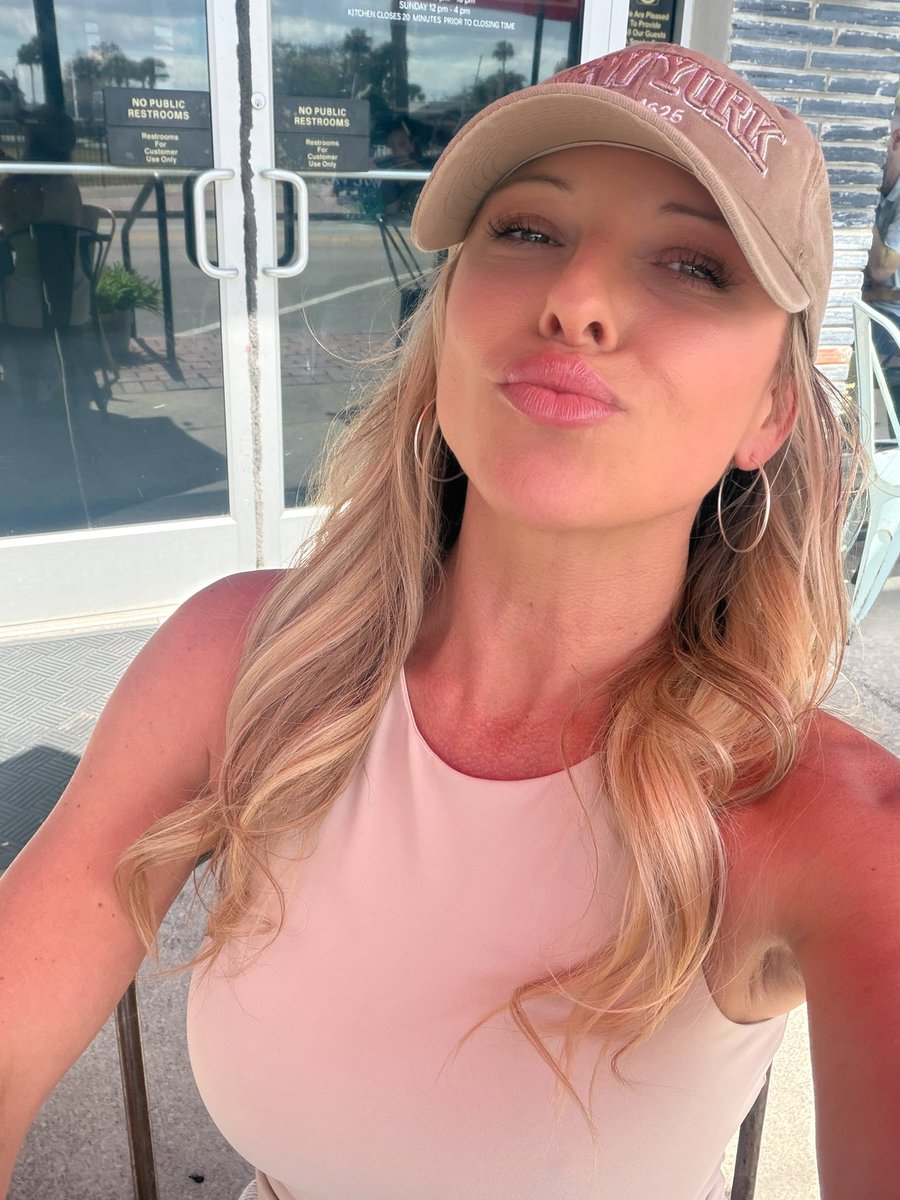 more_mallory's tweet photo. You look like you need a forehead smooch… https://t.co/jZn5iWK3DZ
