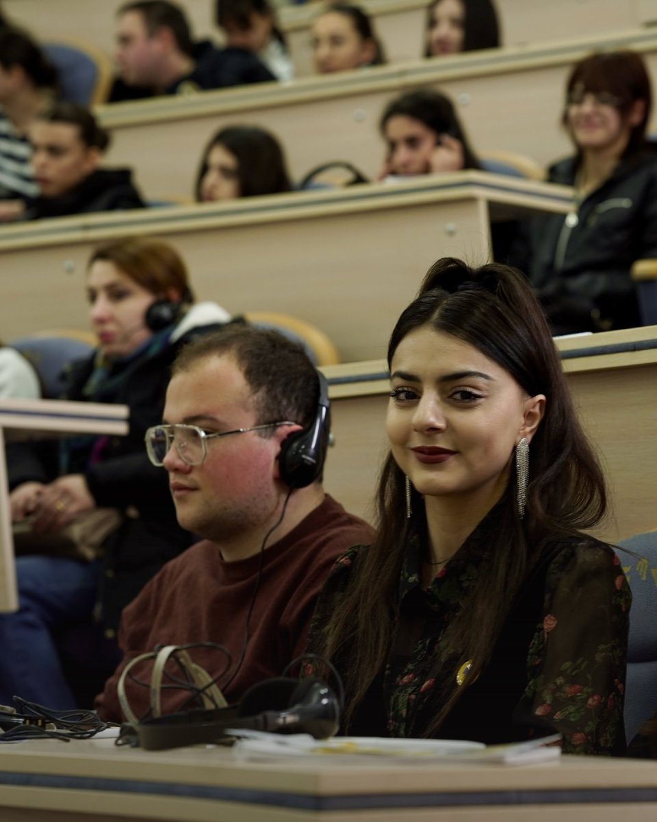 euneighbours's tweet photo. The European Union for Youth: Let's Talk About What Unites Us 🇪🇺 continued its journey through Armenia's regions, this time at Shirak State University in Gyumri 🇦🇲.

Once again, our Young European Ambassador, Arusyak, took center stage - moderating the session, opening the floor, and bridging the conversation between students and H.E. Vassilis Maragos, EU Ambassador to Armenia, on the progress, priorities, and future of EU-Armenia relations.

From Yerevan to Vanadzor to Gyumri - the conversation keeps growing. 💪

#StrongerTogether #YoungEuropeanAmbassadors