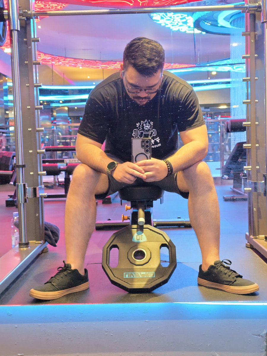 Esmeralda tweet media