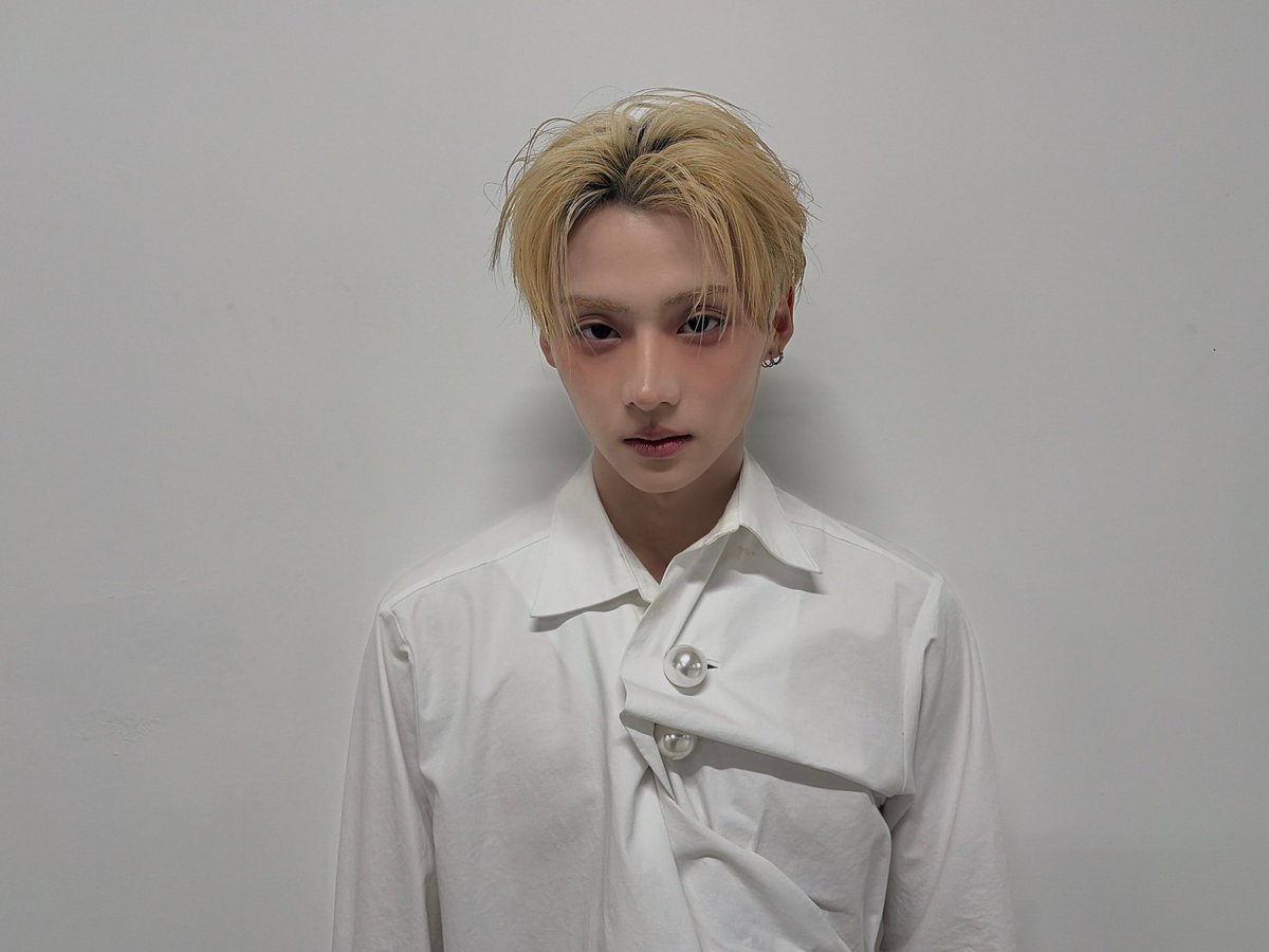 yvesxwi's tweet photo. SANGWON TAKES OVER PARIS
#Sangwon_Era_In_PFW
#파리에서_시작될_상원이의_챕터 https://t.co/26XsoW44vI