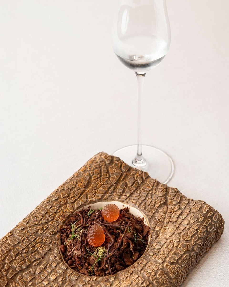 costa_adeje's tweet image. ☀️☀️☀️☀️La gastronomía en #CostaAdeje vuelve a brillar con cuatro nuevos Soles Repsol. 

🤗 El restaurante San Hô ha obtenido su segundo sol, mientras que Haydée, Cráter y Troqué han conseguido el primero. 

Enhorabuena a todo el equipo que lo ha hecho posible👏🏻

#EnCuerpoyMente