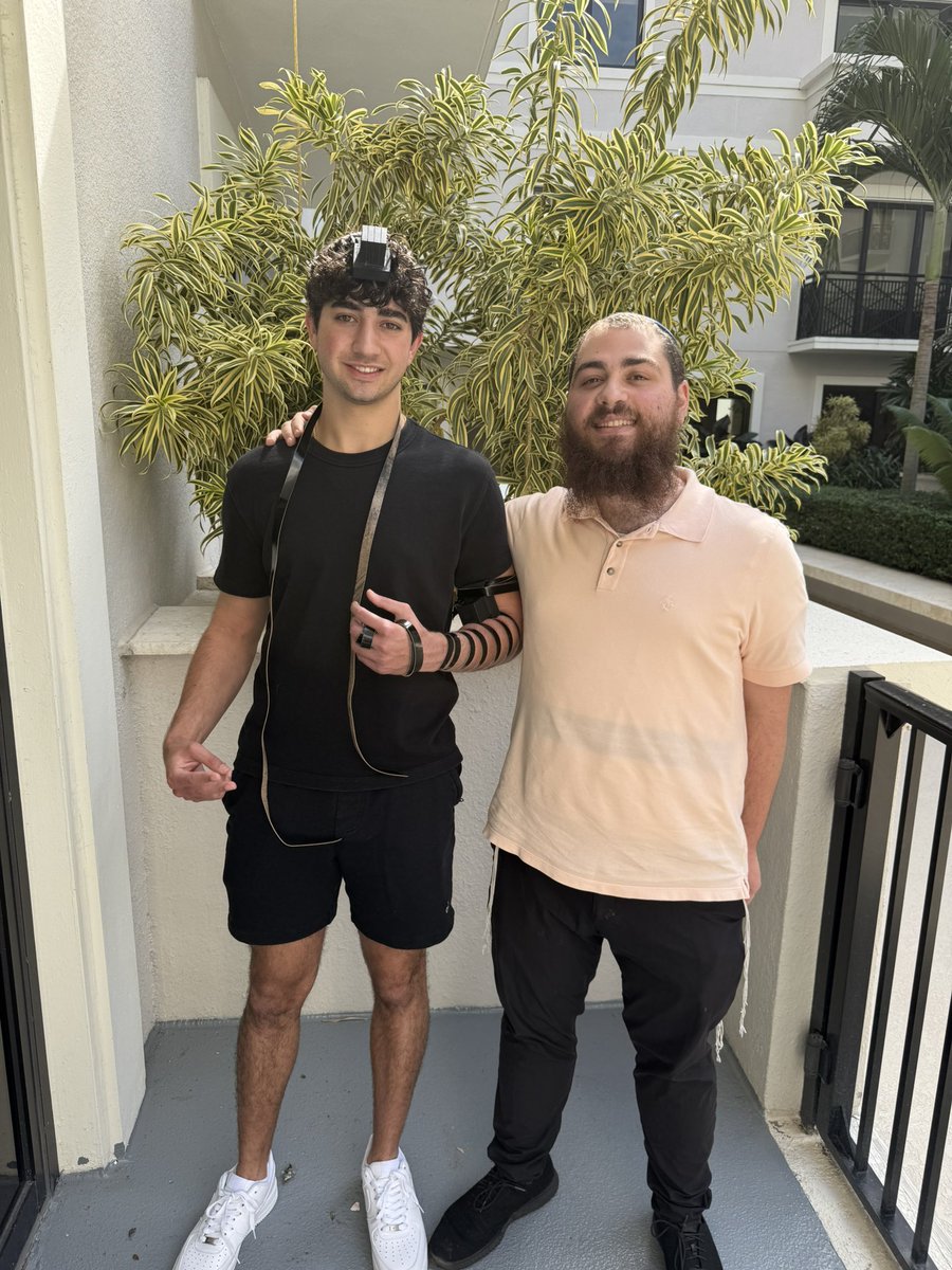 Yossi Farro tweet media