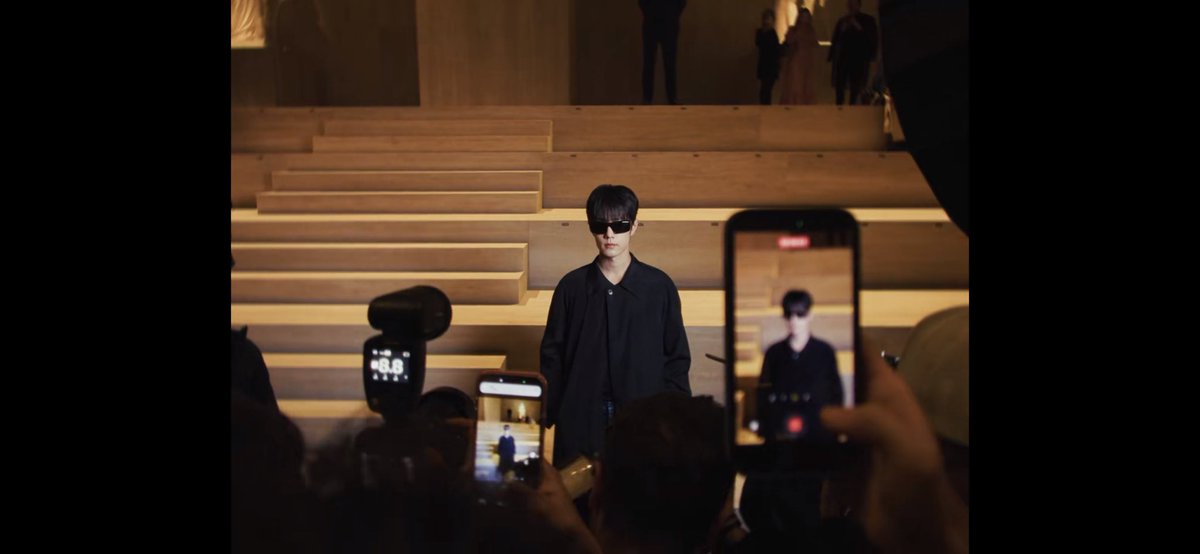 ชอบอ่ะ vlog จากสตู #เซียวจ้าน ทำดีตลอดอ่ะ นางเก็บฟุตเทจดี ถ่ายดี ตัดดี ดูมีเรื่องราว
#XiaoZhan #MFW26
#XiaoZhanxGucci
#GucciPrimavera
#GucciFW26 #XiaoZhanMFW26