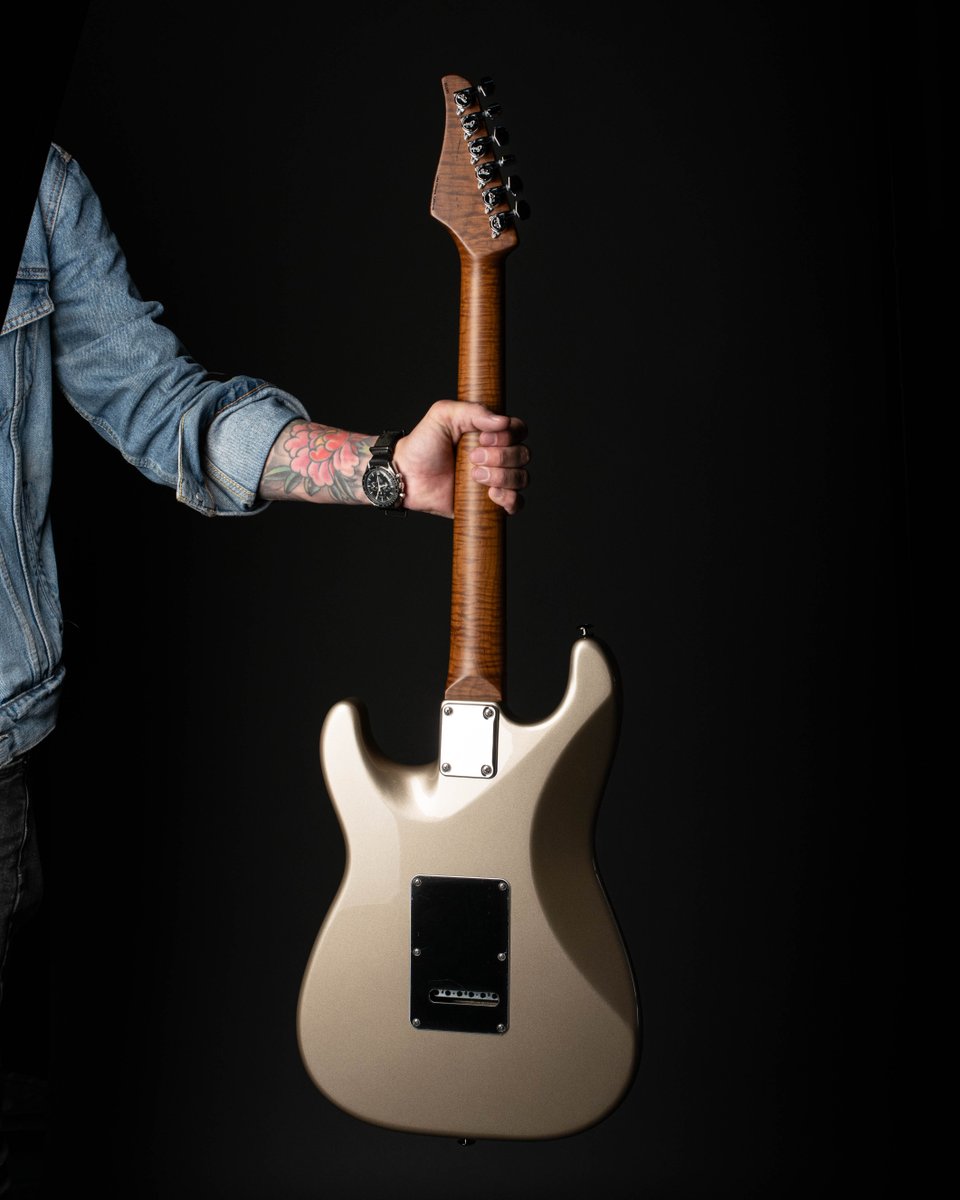 Suhr Custom tweet media