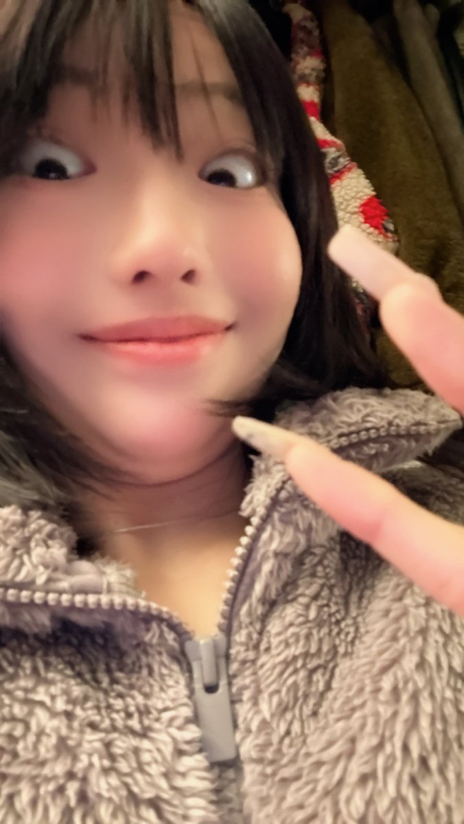 配信終わってすぐレンズ取りました。
変顔チャレンジ116日目。#ホワスピ

おやすみ