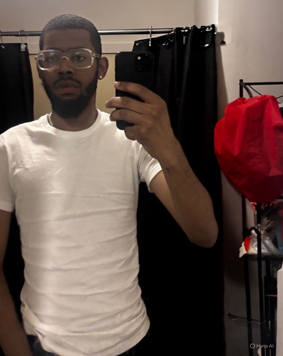 𝑅𝑒𝓁𝓁𝓎✯ tweet media