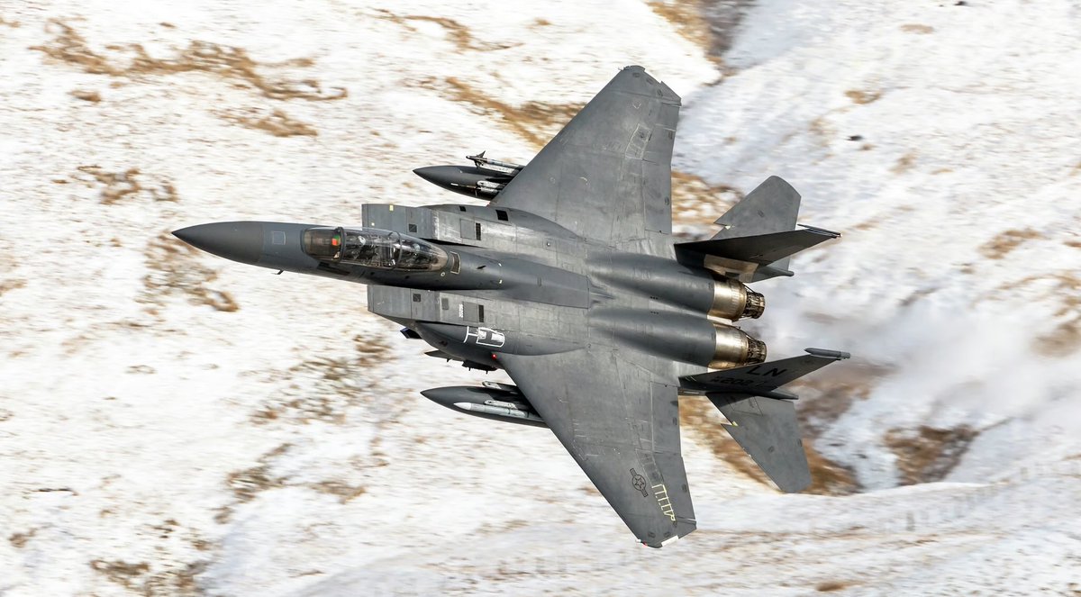 TrendingChapter's tweet photo. #Breaking news🚨🇮🇷vs🇺🇸
Several US Fighter Jets crashed in the country : Kuwait Defence Ministry #USAirForce #F15Crash #iran #isreal #iranwar #Kuwait #US #USA #America #Tehran #S400 #Bavar373 #ADM160 #F16s #F15s #F35s #F22 #Raptor #GBU57 #b2spirit #QOM #Karaj #kermanshah #Tabriz https://t.co/uMElPhFUPZ