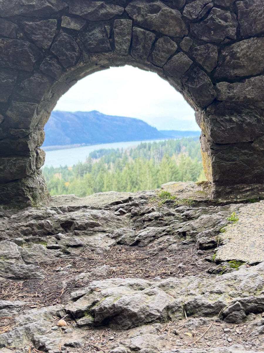 BigMoTabs's tweet photo. Hardly ever post on here, but I hiked #beaconrock this weekend… it was beautiful! https://t.co/oPwhBy3PPG