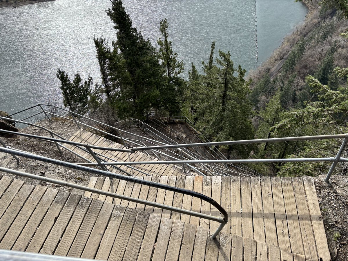 BigMoTabs's tweet photo. Hardly ever post on here, but I hiked #beaconrock this weekend… it was beautiful! https://t.co/oPwhBy3PPG