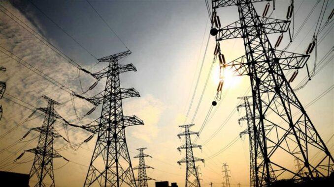 ⚡⚠️| Afectaciones al servicio eléctrico para hoy lunes.

👉Se prevé para el pico una disponibilidad de 1185 MW con una demanda máxima de 3180 MW, para un déficit de 1995 MW.

↪️ acortar.link/3ekTKt