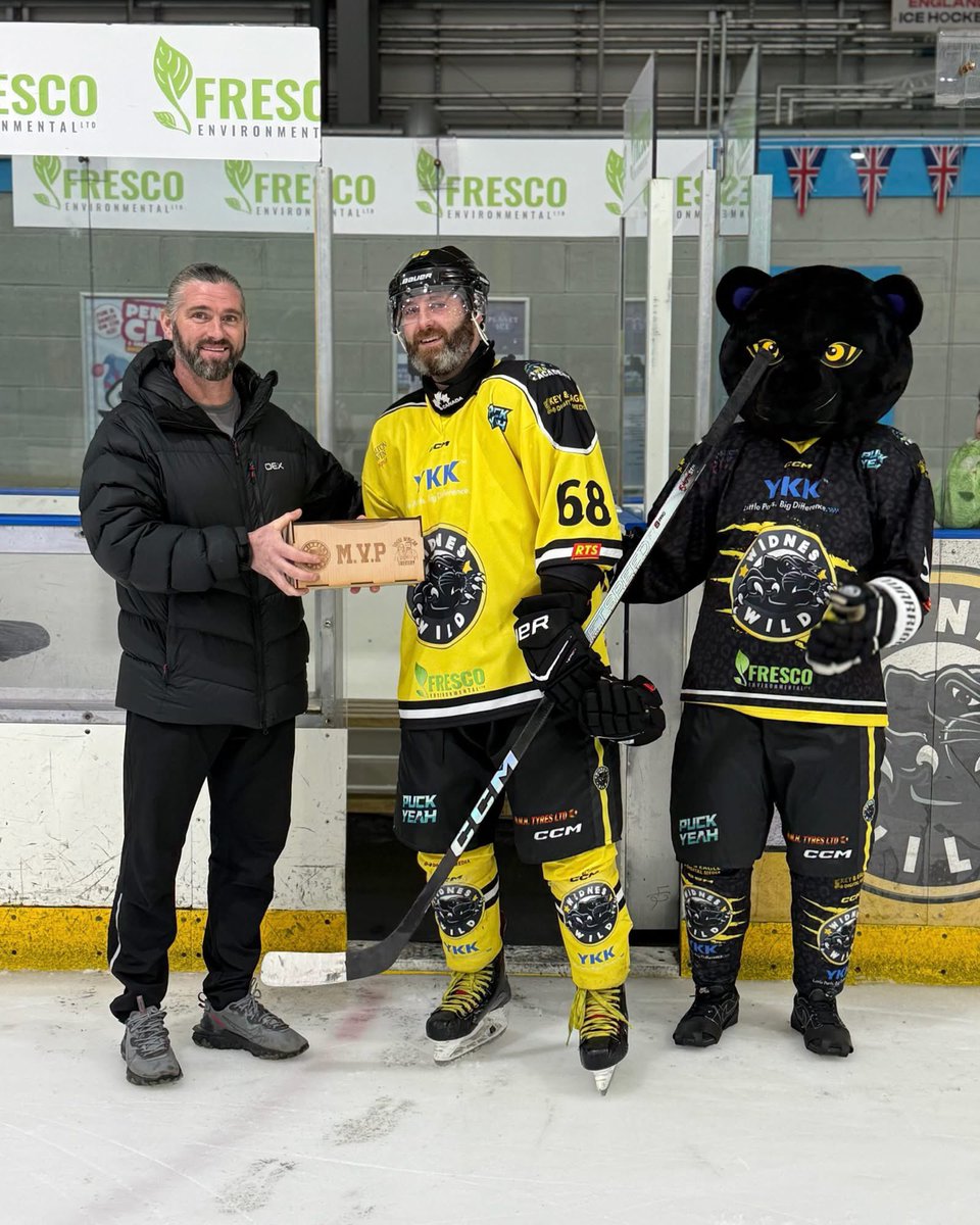 Massive Happy birthday to our #68 Matt Tarpey!!
Hope you have a lovely day Matt!! Enjoy!!
🥳🎉🎊🎂🍾🎁💛🖤🥅🏒

Photo by Sandra Koetter