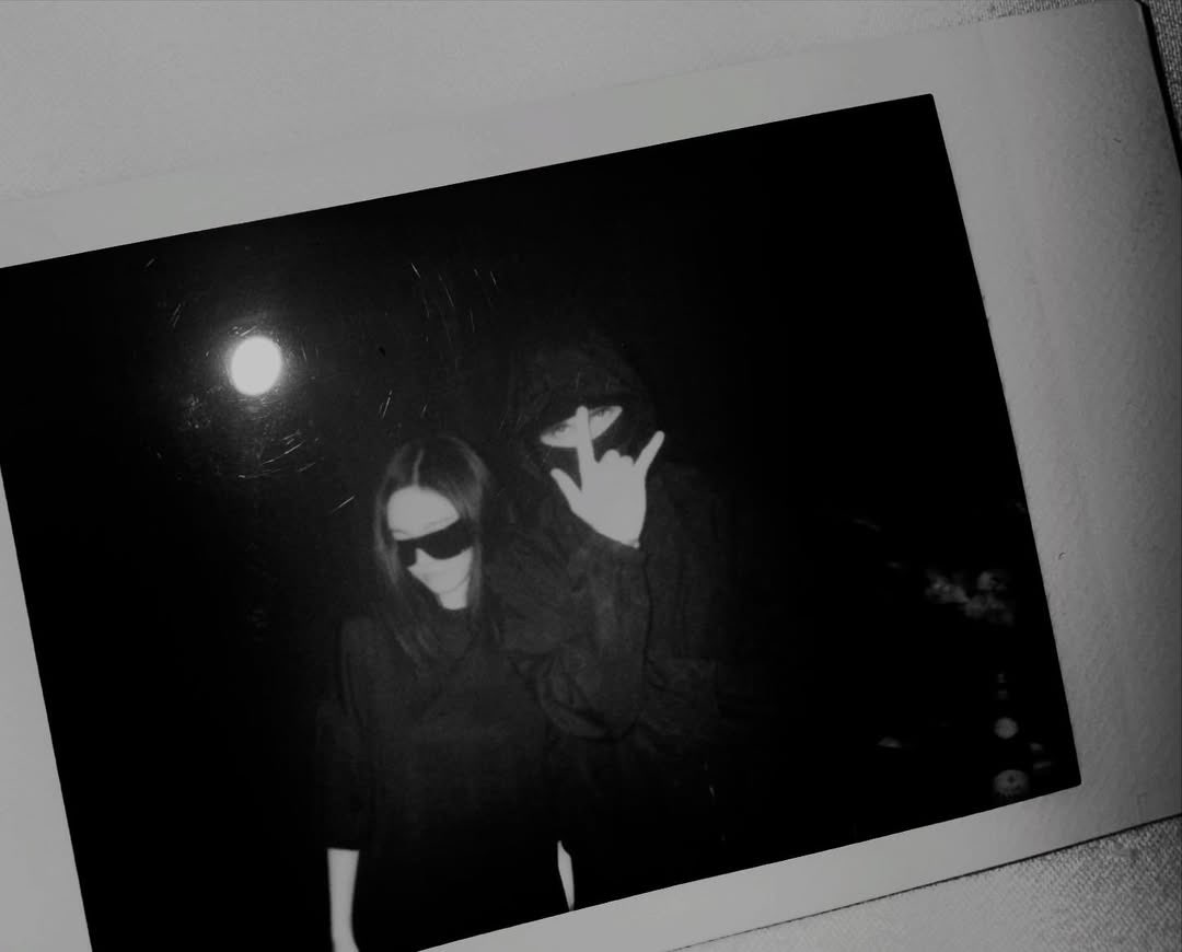 aespapopbase's tweet photo. aespa’s NINGNING shares a polaroid photo with rapper EsDeeKid. https://t.co/ulHVBPgEc9