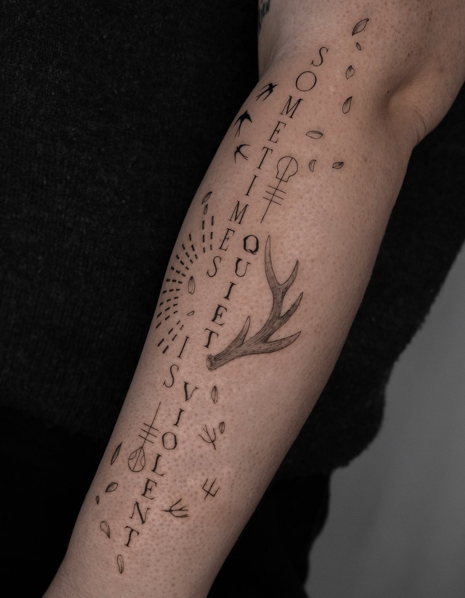 marie ४ tweet media