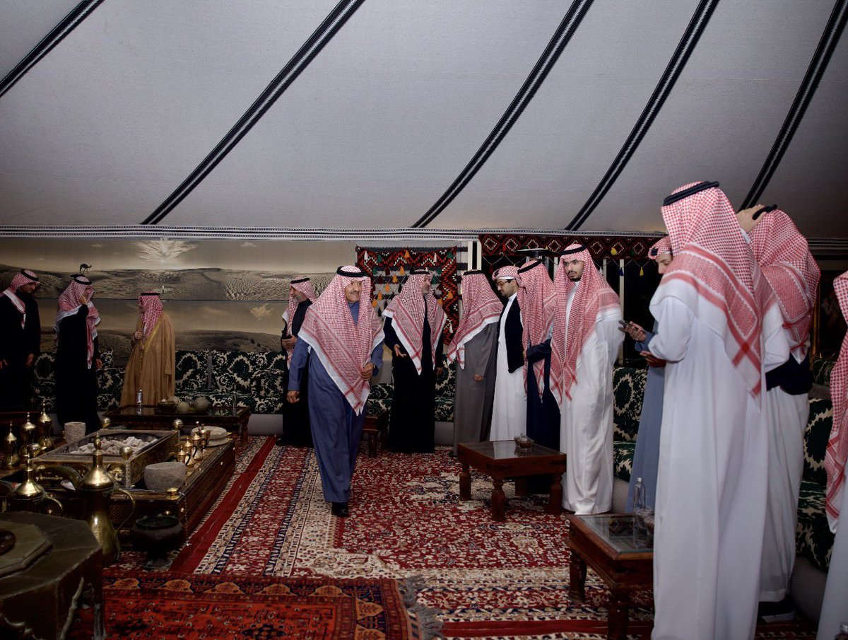 faraaj_2030's tweet photo. استضاف صاحب السمو الملكي الامير #سلطان_بن_سلمان بن عبدالعزيز 
اخية صاحب السمو الملكي الأمير #راكان_بن_سلمان بن عبدالعزيز  على السحور في نخيل #العذيبات في #الدرعية 
بمناسبة تعيين سموة محافظآ للدرعية
حضر المناسبة صاحب السمو الملكي الأمير محمد بن نواف بن عبدالعزيز وصاحب السمو الملكي الامير فيصل بن سلمان بن عبدالعزيز، وجمع من أصحاب السمو الأمراء والمسؤولين والضيوف .