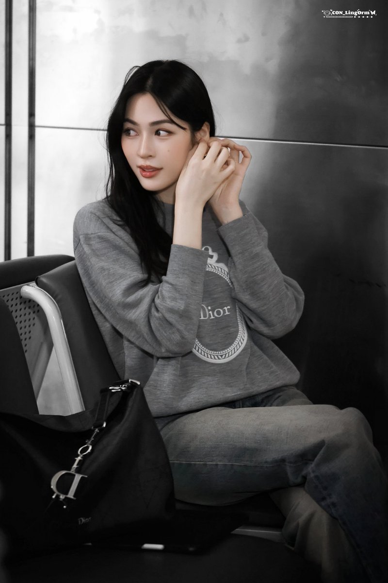 Con_Lingorm's tweet photo. 🥹

LINGORM TAKEOFF TO DIORAW26
#LingOrmDiorAW26APTLook
#linglingkwong #PFW 
#Dior #DiorAW26 
@linglingsirilak @Dior https://t.co/U0SJNy3NCL