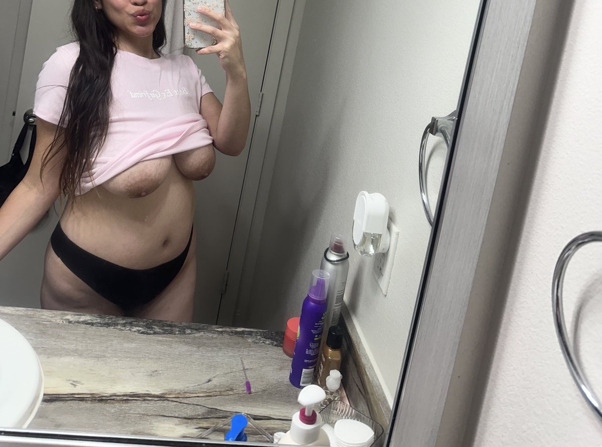 liljaney tweet media
