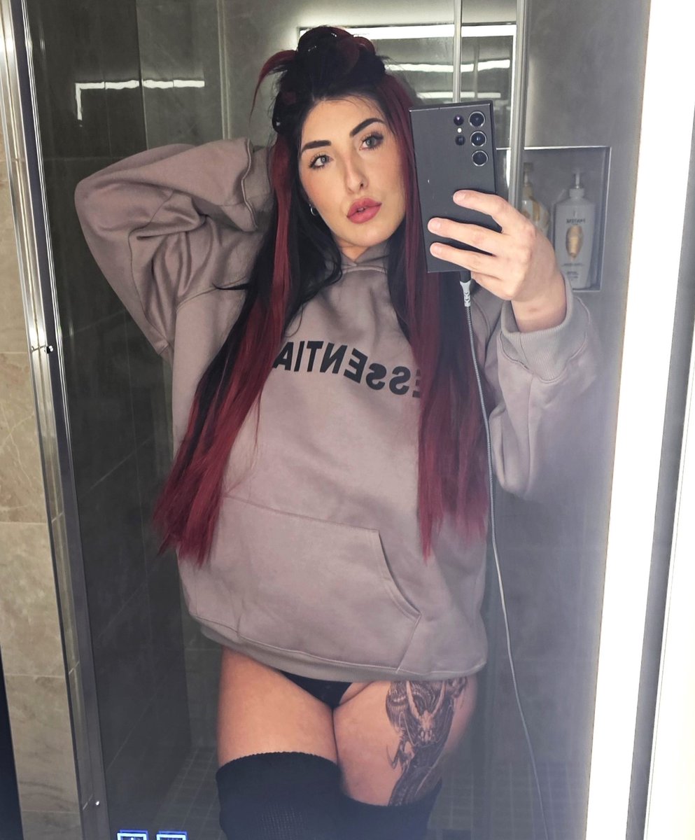 CountryGalKae's tweet photo. say hii if youd rather see this hoodie on your floor https://t.co/P9SDmRCxb5
