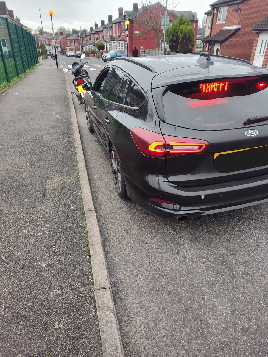 gmptraffic's tweet photo. @GMPTraffic Sighted this "learner" in Moston. 

Quick check turned out to have no licence or insurance. 

Just borrowed from a mate.

Scooter Seized and Rider reported.

#S165a
#Fatal4 https://t.co/lRlDXj9NGT