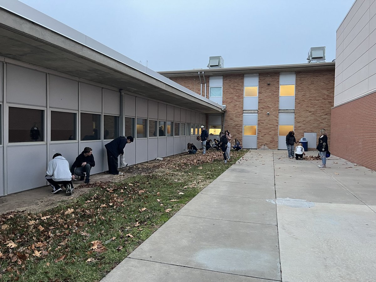 Mr. McCandless tweet media