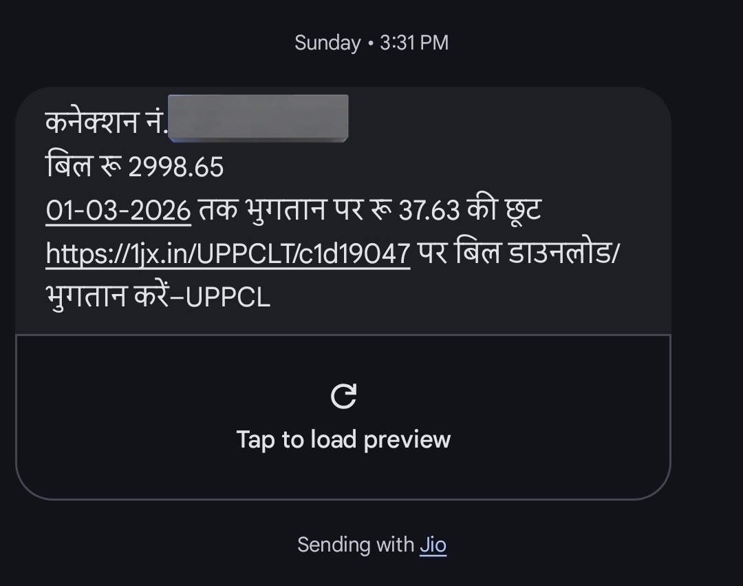 MrDubeyy's tweet photo. 🚨 पूरा पढ़े 👇🏼

पहले मैंने अपने बिजली बिल के बारे में पोस्ट की थी कि बिल 131 दिन का आया है, जबकि बिल  01/01/2026 तक का पेड था। 

फिर मैंने ये कम्प्लेन जनसुनवाई पोर्टल पर की थी, फिर बिजली घर से एक लड़का मेरे मीटर की रीडिंग चेक करने आया, बो बोल रहा था कि रीडिंग तो सही है, फिर दिक्कत क्या है मैंने बिल दिखाया कि दिक्कत 131 दिन का ये बिल है, जबकि 1 जनबरी तक का सारा बिल पे है मेरा। 
तो बो बोला ये कोई दिक्क़त नहीं है तुम बिना फालतू में कम्प्लेन करके हमें परेशान कर रहे हो। फिर इस बात पर मेरी उससे बहस हो गयी। 
फिर जब बो मेरे यहाँ से गया था, तो बो ये बोलकर गया था कि "तुम हमें परेशान कर रहे हो, अब हम भी तुम्हें परेशान करेंगे।" 
मैंने कहा जो कुछ करना है कर लेना। 

फिर शाम को मेरे पास बिजलीघर से कॉल गयी और बो बोल रहे थे तुम्हारा बिल सही हो गया है चेक कर लो, जब मैंने चेक किया तो बिल 2998 से 35,151 का हो गया था। 

फिर मैंने उसको बैक कॉल करके पूछा तो बो बोल रहे थे कि "तुम्हारे पुराने मीटर में रीडिंग स्टोर पायी गयी है, 6918 यूनिट की। 

ये बो पुराना मीटर था जो मैंने 08/09/2025 को चेंज करवाया था, इस हिसाब से मेरा पुराना मीटर सितम्बर में बदला गया तो अक्टूबर के बिल में उस रीडिंग को जोड़ना चाहिए। 
और मीटर सीलिंग प्रमाणपत्र पर साफ लिखा हुआ है कि जब लैब में मीटर की टेस्टिंग होगी तो बहाँ पर उपभोक्ता का होना जरुरी है, लेकिन मुझे कोई सूचना नहीं दी गयी थी। 
जब बिल 35,151 आया तो मैंने उस लड़के का मोबाइल नम्बर निकाला जिसने मीटर चेंज किया था, फिर उससे मैंने कहा कि "मीटर की लैब टेस्टिंग रिपोर्ट दो" तो उसने बो रिपोर्ट मुझे 28/02/2026 को दी जबकि उसपे लिखा है कि टेस्टिंग 06/10/2025 को हुई थी। और उस रिपोर्ट में 6918 पेन से लिखे हुए हैं, ऐसा लग रहा है जैसे ये फ़र्ज़ी रिपोर्ट उसी दिन बनायीं गयी है जिस दिन मेरा बिल 35,151  बनाया गया था। 

इस रिपोर्ट के नीचे सिग्नेचर करने के 4 कॉलम है, 1) उपभोक्ता, 2) मीटर परिक्षक, 3) उपर अभियंता, 4) साह. अभियंता
तो इन 4 कॉलम में किसी के भी सिग्नेचर नहीं है चारों कॉलम खाली हैं अभी तक। 

फिर मैं मध्यंचल विद्युत वितरण निगम लिमिटेड के खंड कार्यालय में गया, तो मैंने बहाँ जाकर मैंने कहा कि मीटर की टेस्टिंग मेरे सामने करो, तो बो बोल रहे थे, कि मीटर तो कबाड़े में डाल दिया। 
फिर मैंने कहा जब टेस्टिंग की थी तो उसकी कोई कंप्यूटर जनरेटेड स्लिप, या वीडियो या फिर फोटो कुछ हो तो मुझे दो। 
तो उनके पास ना कोई, फोटो, ना वीडियो, ना कंप्यूटर जनरेटेड स्लिप थी। 

>कुछ सवाल 👇🏼
1) जब कोई ऑफिसियल प्रूफ नहीं था, तो मेरा 6918 यूनिट का बिल क्यों बनाया गया? क्यूंकि मैंने शिकायत की थी? 
2) जब मीटर की लैब टेस्टिंग की तो मुझे सूचना क्यों नहीं दी गयी थी? 
3) जब मीटर की टेस्टिंग 06/10/2025 को हो चुकी थी तो उनकी यूनिट अक्टूबर के बिल में क्यों नहीं जोड़ी गयी?
4) जब मीटर की लैब टेस्टिंग सही में की गयी थी तो उसका कोई प्रूफ क्यों नहीं है?

मैं अब होली के बाद केस फाइल करने बाला हूँ, कोर्ट में मिलते हैं। 👍🏼