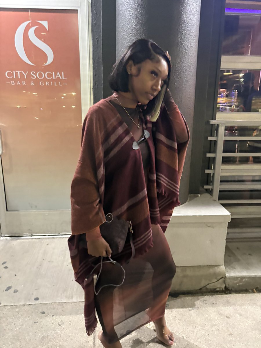 Deonasfiles's tweet photo. had a good time at @citysocial , milwaukee really boring fr tho🙄 https://t.co/1qdTna7RPE
