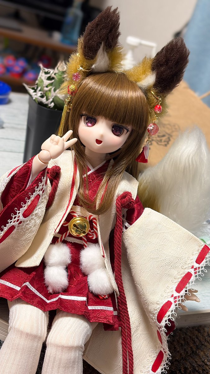 例の巫女服が届いて、ついに狐巫女にジョブチェンジしたうちの冬茜ちゃん。
今度落ち着いたらちゃんと写真撮ろう…