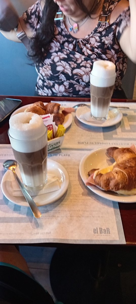NeighburRamon's tweet photo. Desayuno con mi amor https://t.co/HiPZOdP2cB